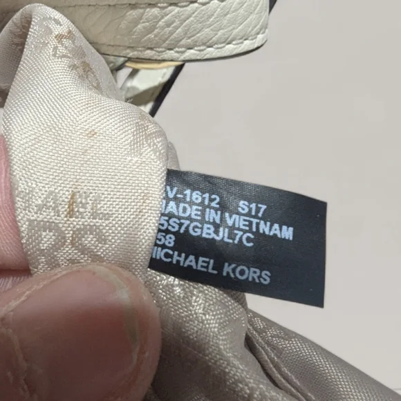 Michael Michael Kors Pebbled Leather Hobo Bag White Gold Tassel Crossbody - Picture 8 of 11